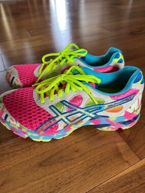 ASICS Gel Noosas Glow In The Dark